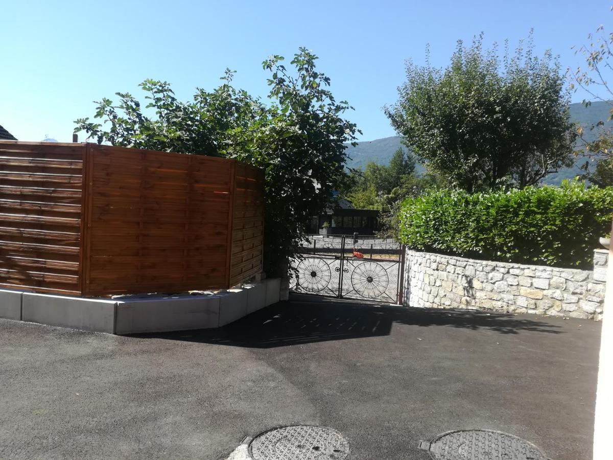 Appartement Privatif avec Spa: Relaxation près du Lac du Bourget Voglans Exterior photo
